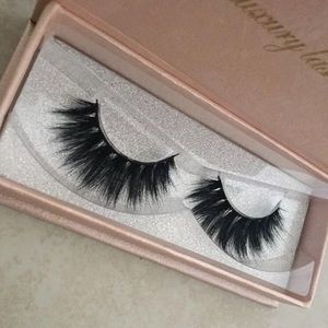Mink eyelashes